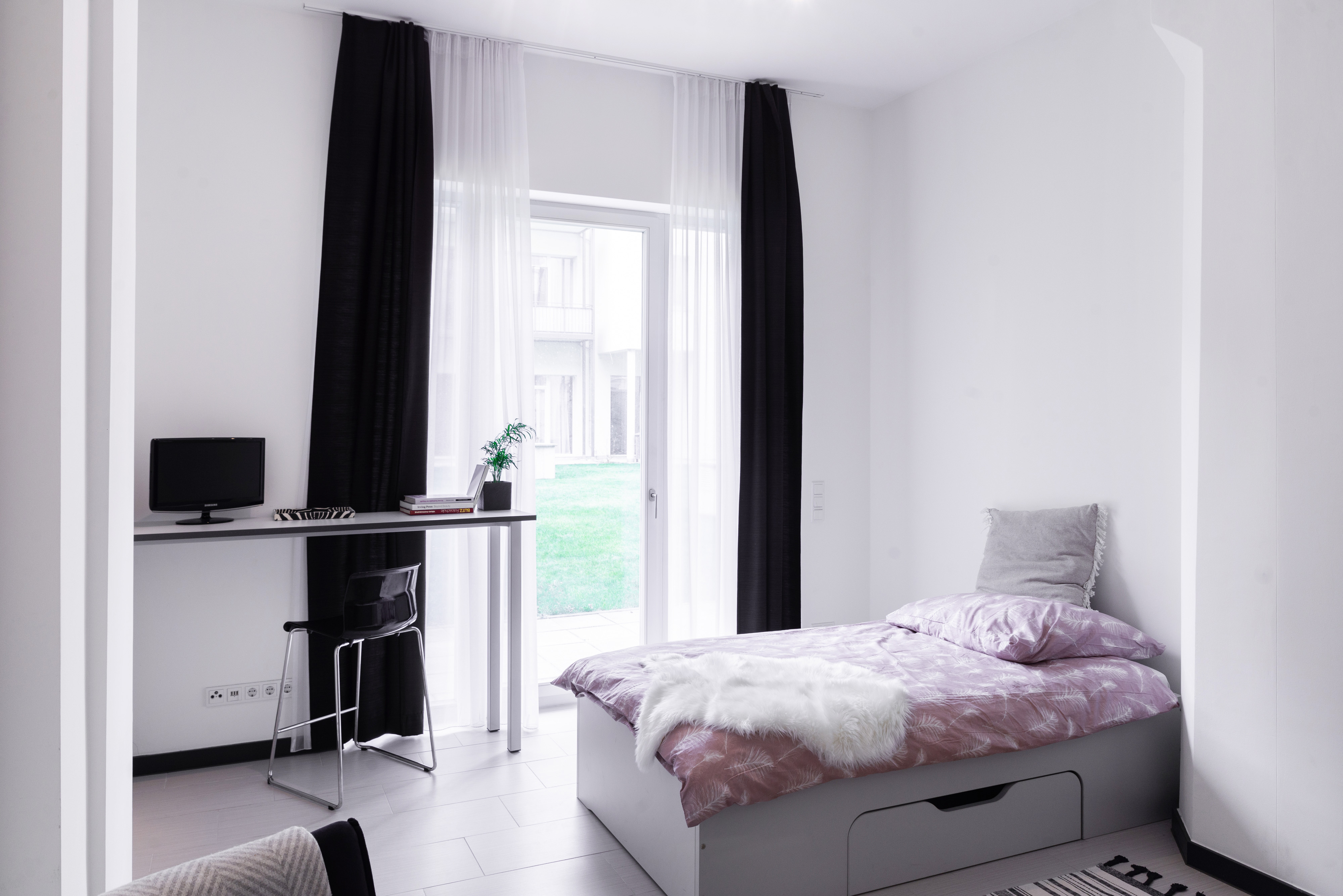 Medium+ - Apartment