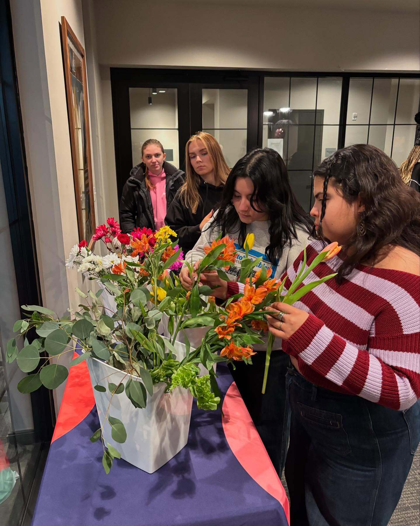 633856111_889243770474916_7449889313767548920_n