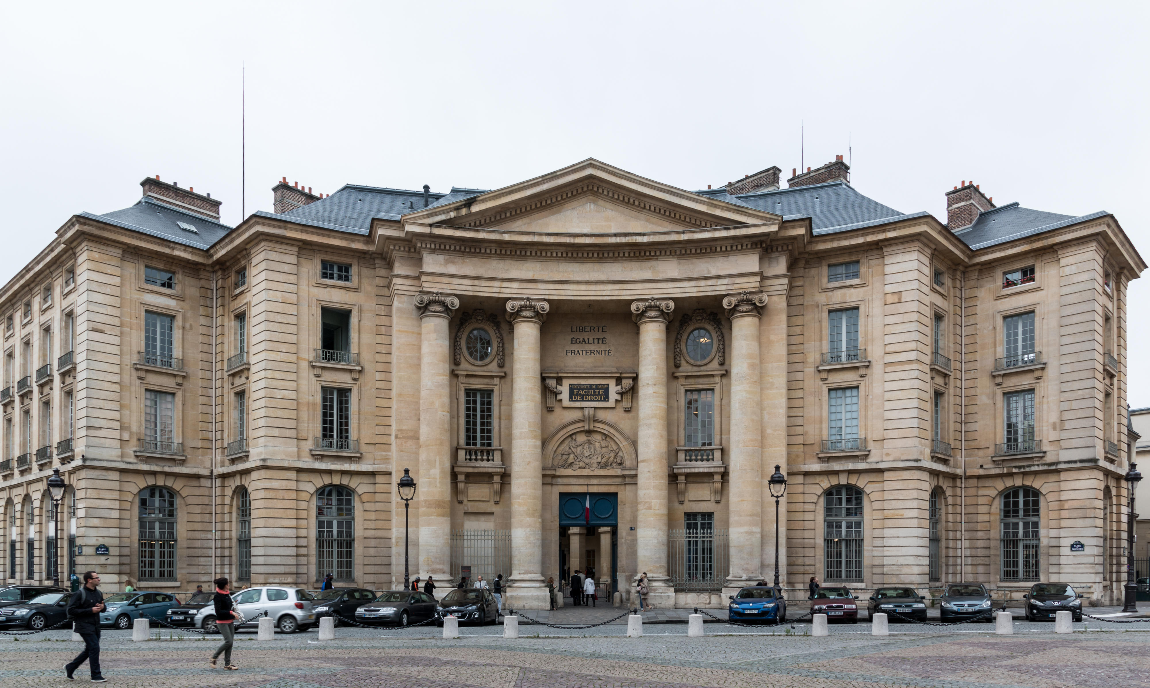 Paris,_Université_Panthéon-Assas,_Faculté_de_droit_--_2014_--_1672