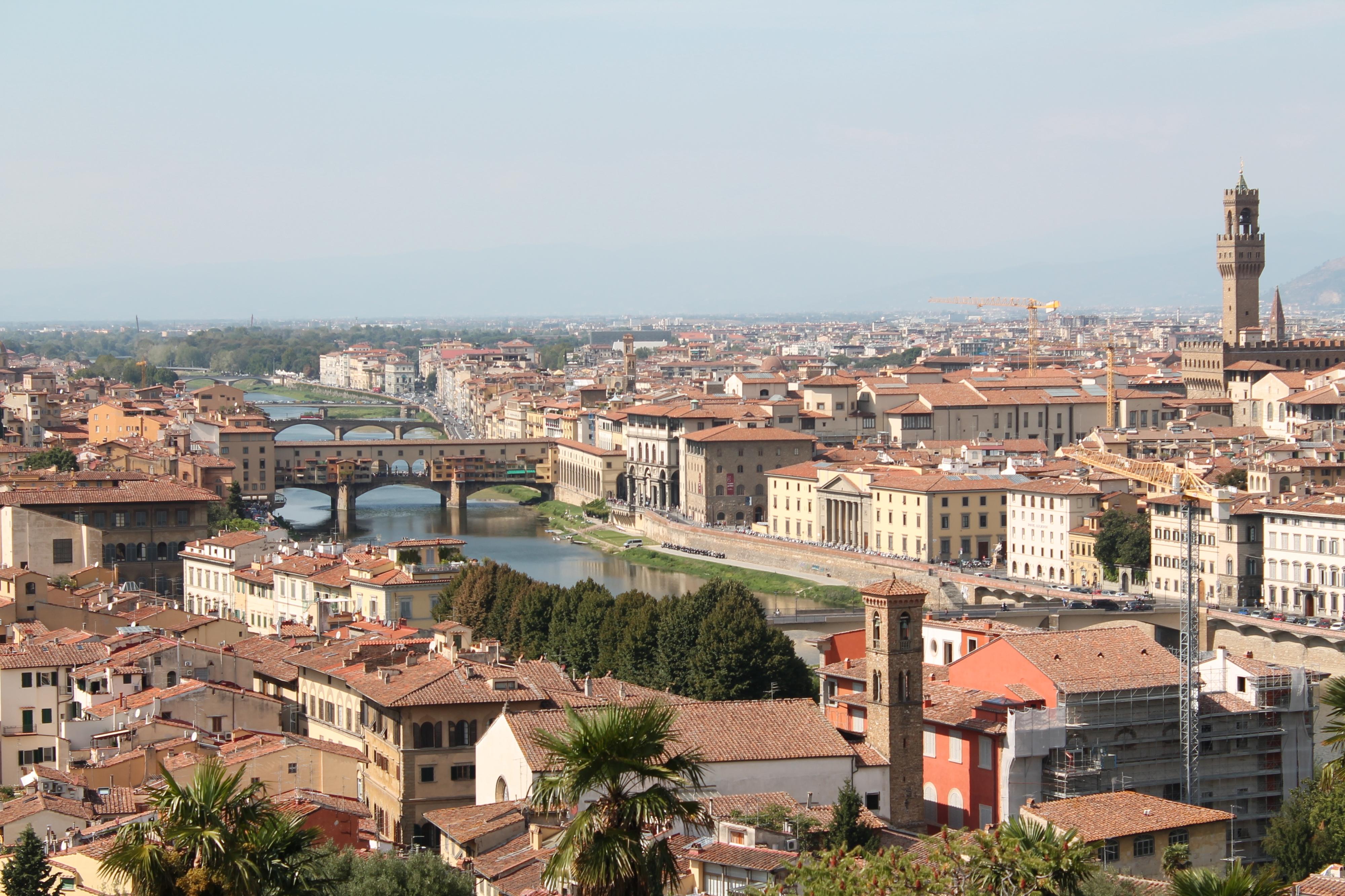 wide-shot-florence-italy-with-clear-blue-sky