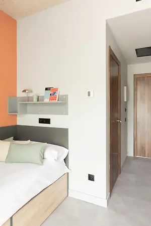 Bellvitgeshowflat2-4