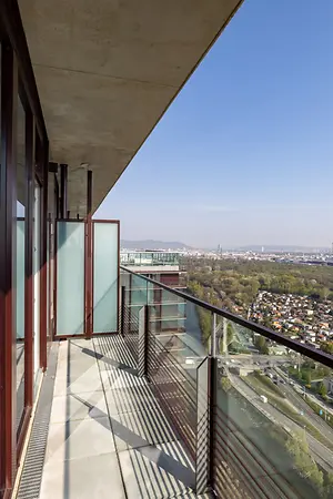 YOINIQ Triiiple - Smart Large Double Upper Floor View