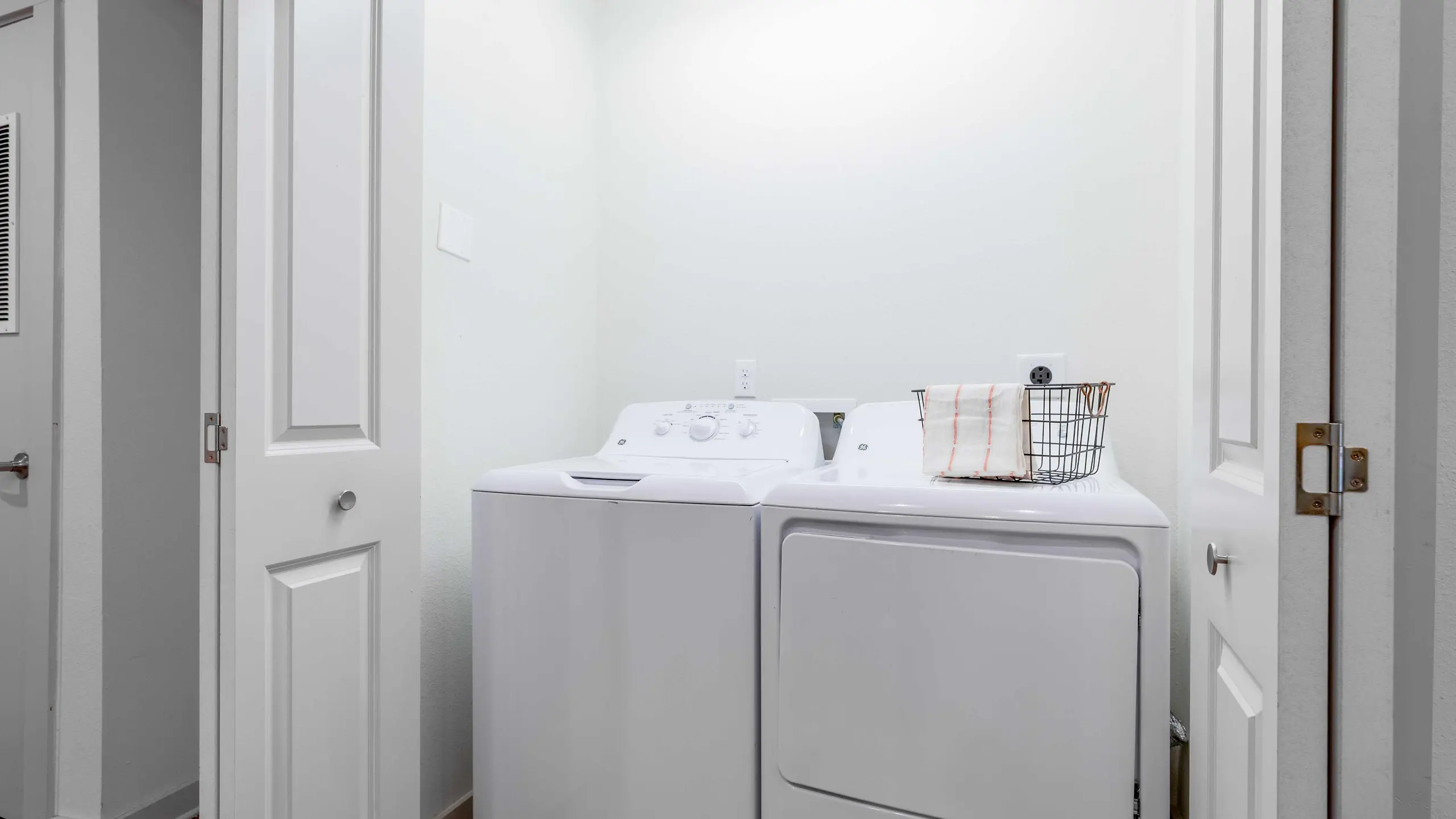 Laundry room at Dickson