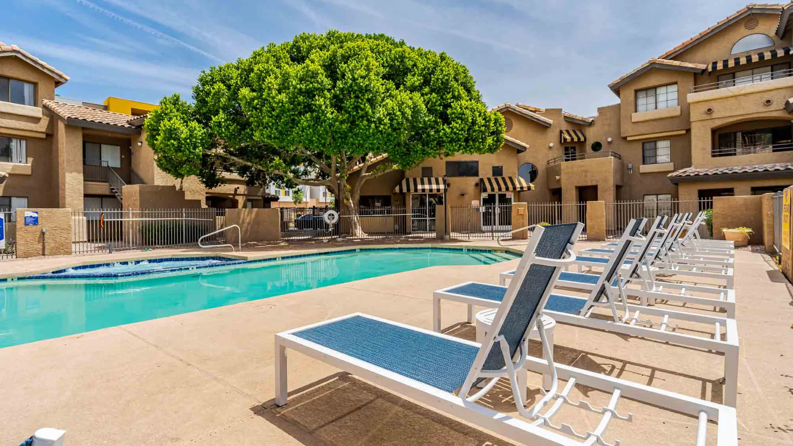 Pool at Tempe Villas Student Accommodation (2 of 2)